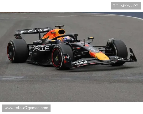 F1赛季最新动态:车手换队、技术革新与赛道变化全面解析 F1赛季最新动态:车手换队、技术革新与赛道变化全面解析