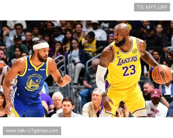 NBA季后赛激战正酣，湖人勇士上演经典对决，詹姆斯与库里争锋相对