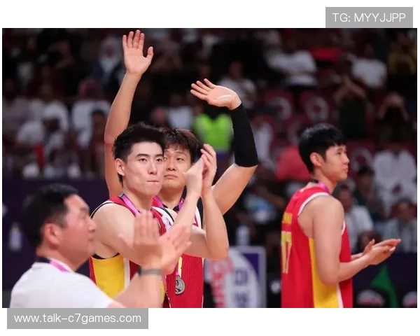 中国男篮逆转取胜挺进亚洲杯四强刷新队史最佳战绩在主场球迷助威下 中国男篮逆转取胜挺进亚洲杯四强刷新队史最佳战绩在主场球迷助威下