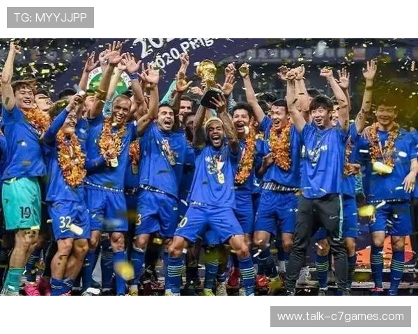 考文垂俱乐部冬窗引援与青训布局引发球迷热议战绩反弹前景备受期待