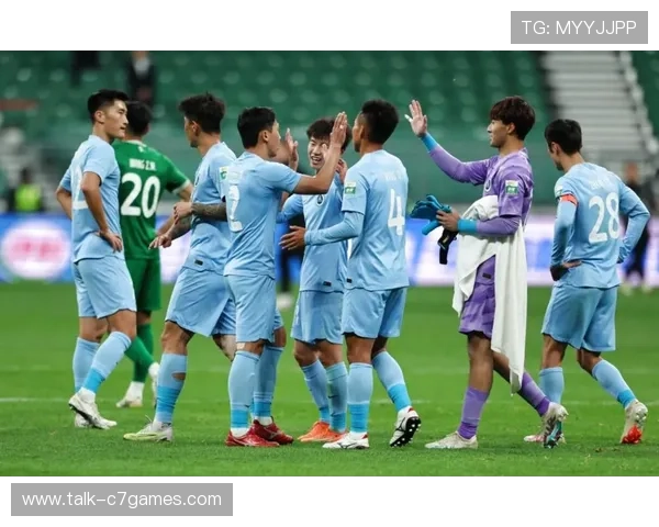 豪门对决再掀高潮本土新星闪耀全场引爆球迷热议联赛争冠形势生变