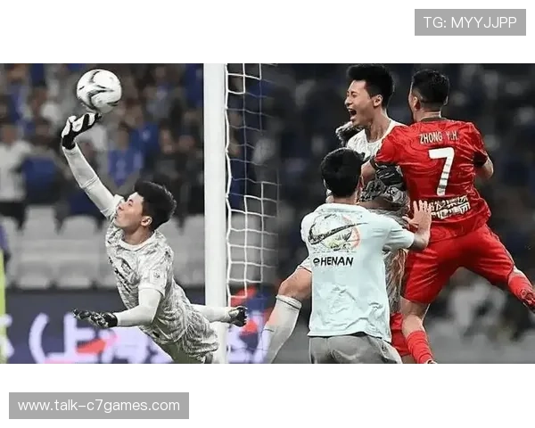 豪门对决引爆转会市场焦点大战震撼来袭球迷热议新赛季格局生变