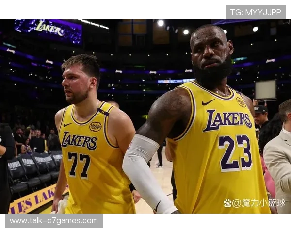 NBA最新动向:詹姆斯复出首战砍下三双,湖人迎来连胜高潮 NBA最新动向:詹姆斯复出首战砍下三双,湖人迎来连胜高潮