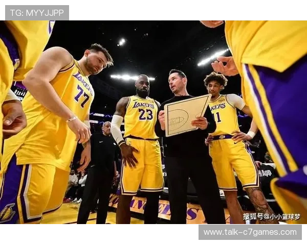 NBA最新动态：詹姆斯复出领衔湖人挑战勇士，东部强队迎来季后赛关键对决