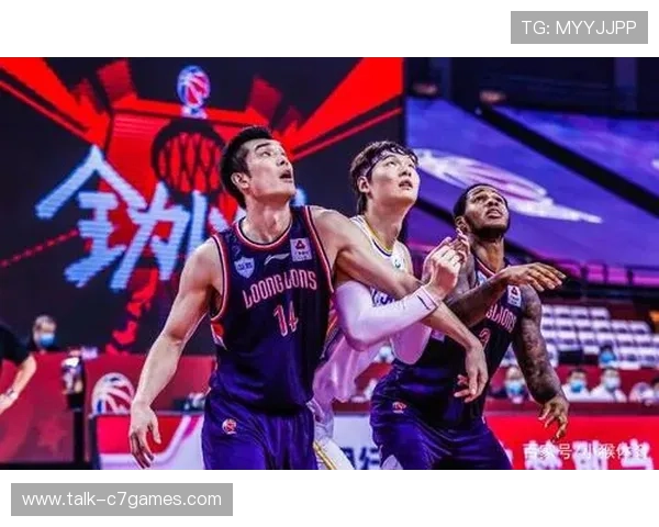 中国足球联赛激战正酣 多支球队目标冲击季后赛席位