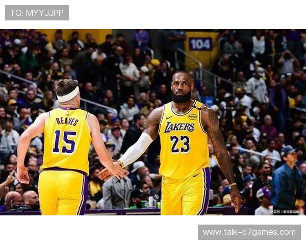 湖人逆转战胜勇士詹姆斯领衔全队豪取关键胜利